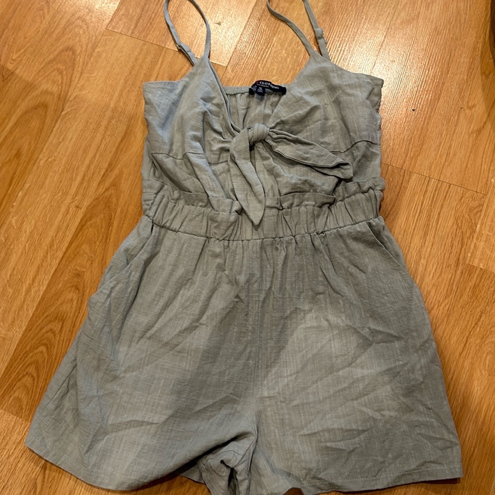 Linen romper with bow